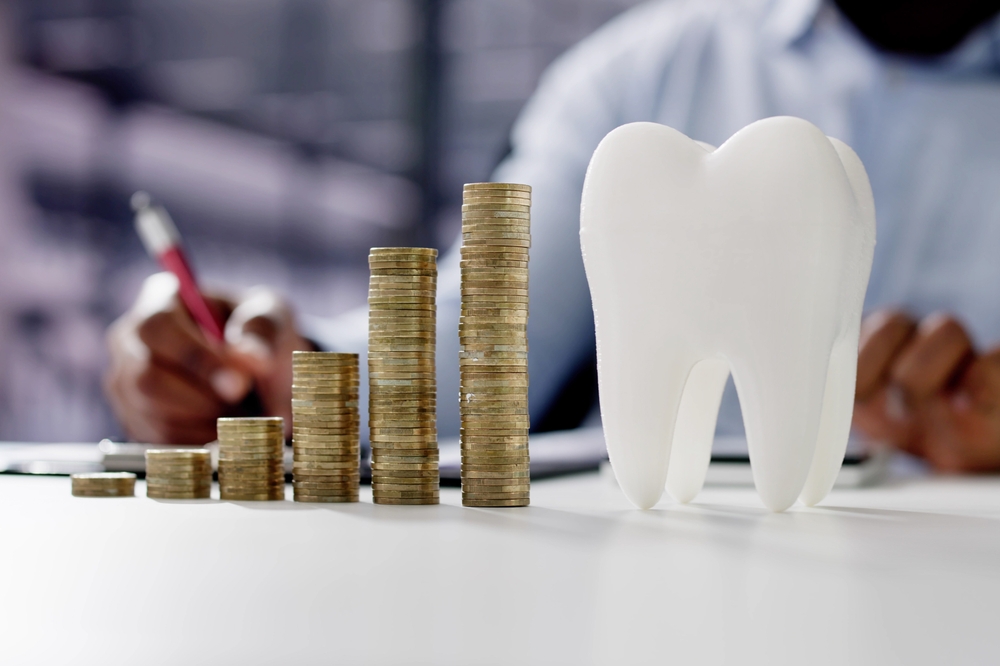 Dental,insurance,and,dentist,bill,cost.,save,money,on,implant